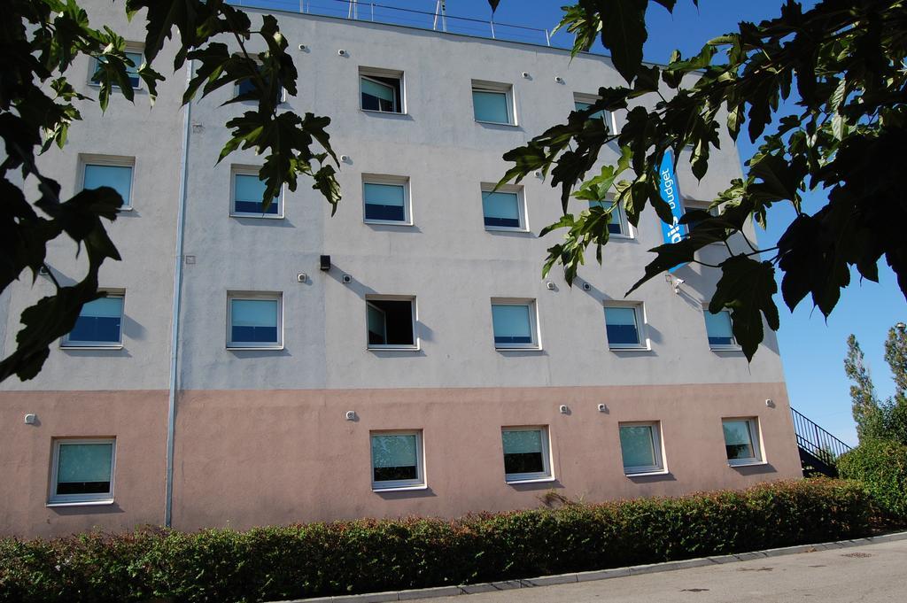 Ibis Budget Marseille Vitrolles Vitrolles (Bouches-du-Rhone) Exterior foto
