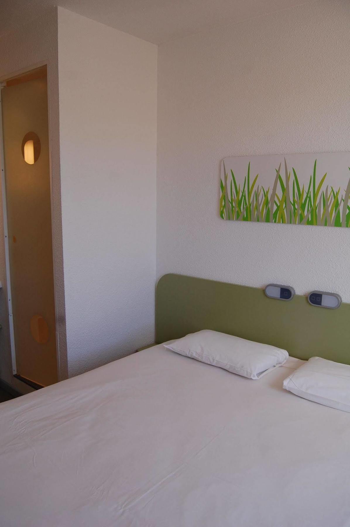 Ibis Budget Marseille Vitrolles Vitrolles (Bouches-du-Rhone) Exterior foto