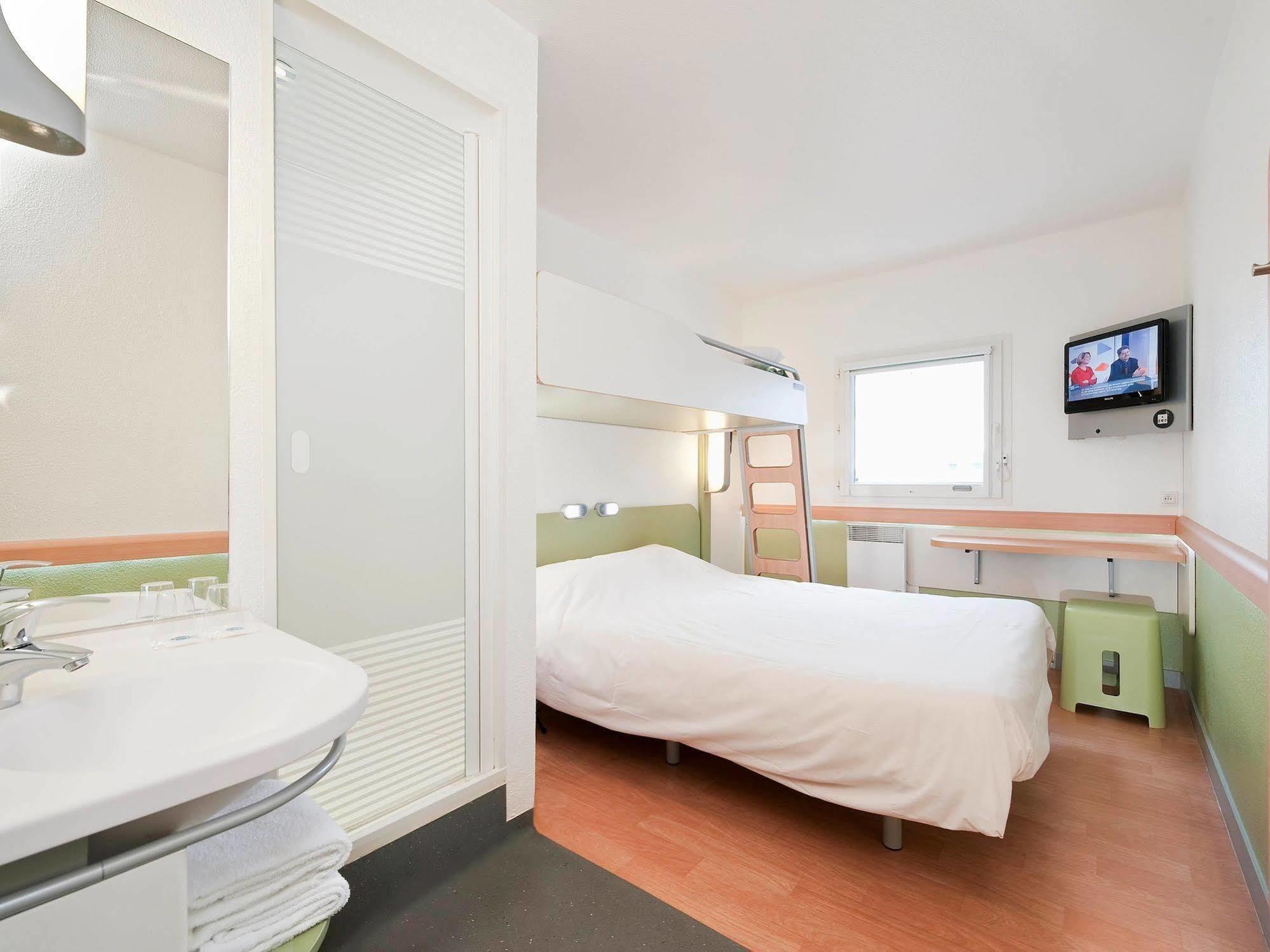 Ibis Budget Marseille Vitrolles Vitrolles (Bouches-du-Rhone) Exterior foto